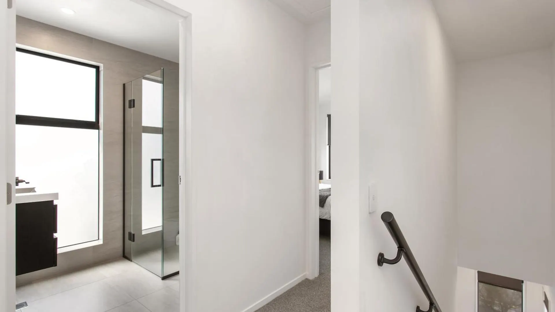 Stylish New 8 Mins Cbd Free Parking Apartment Christchurch 0*,