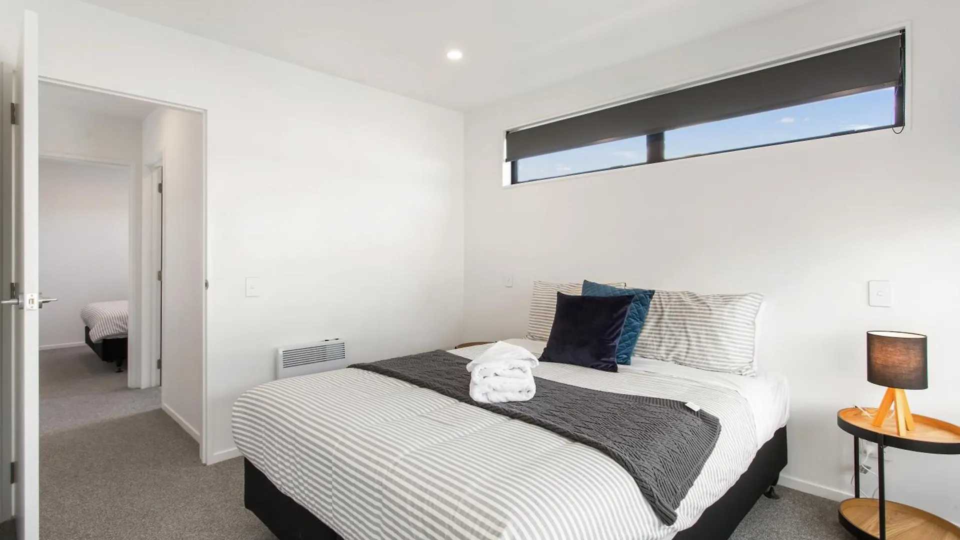 Stylish New 8 Mins Cbd Free Parking Apartment Christchurch