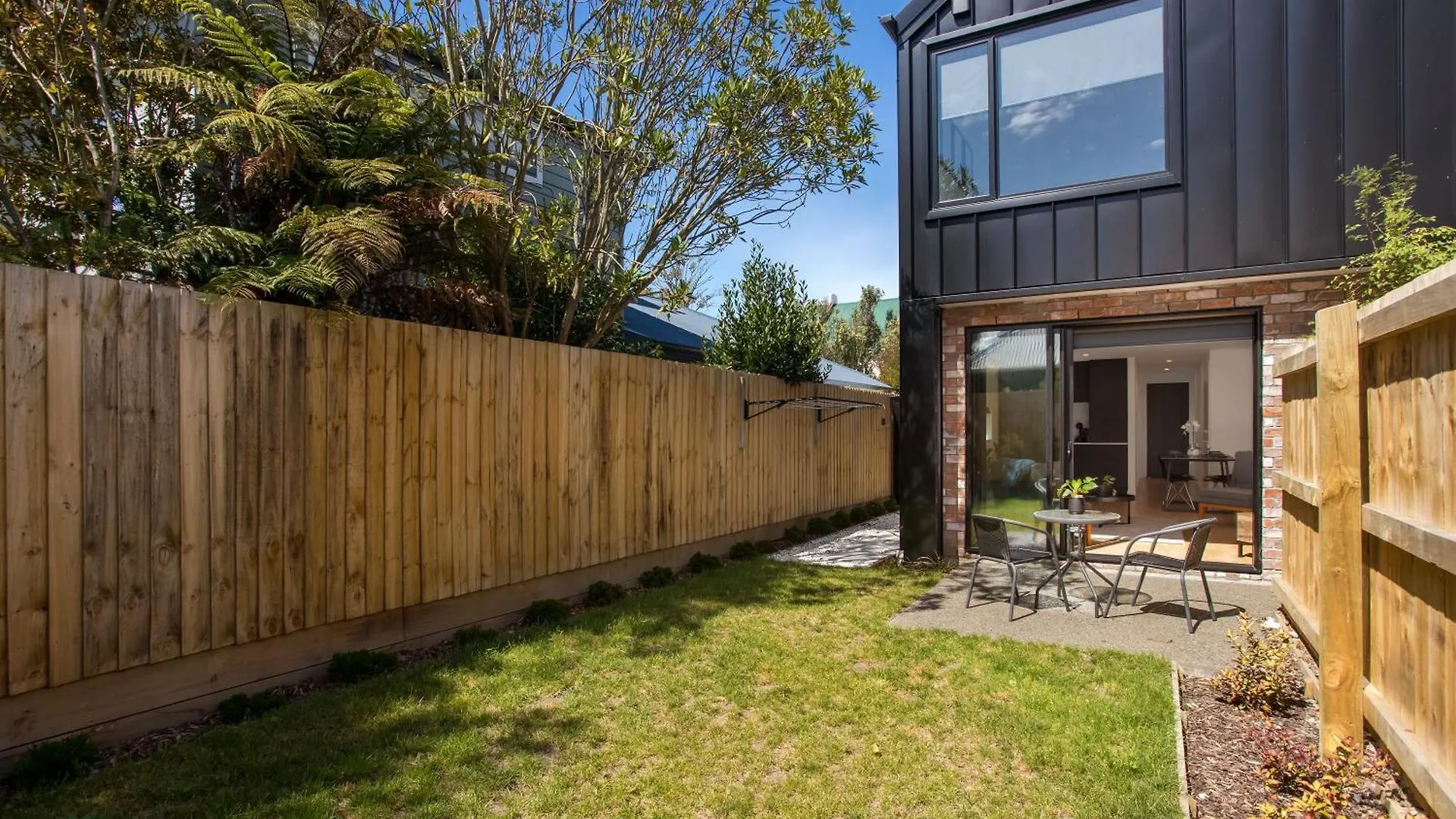 Stylish New 8 Mins Cbd Free Parking Apartment Christchurch